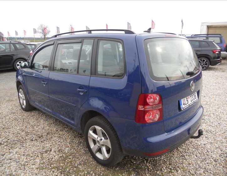 Volkswagen Touran 8
