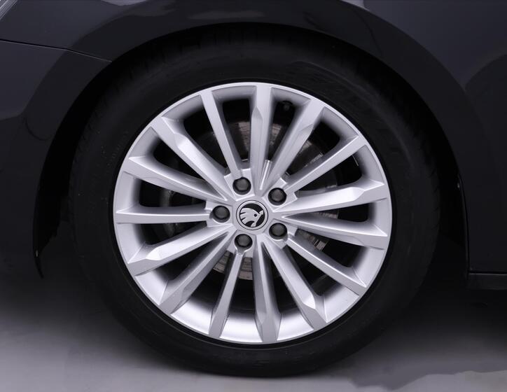Škoda Superb 40