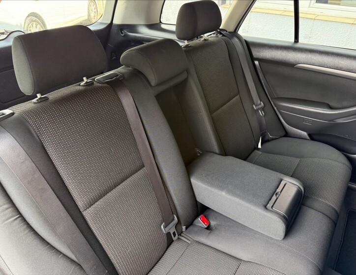 Toyota Avensis 21