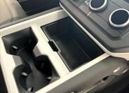 Land Rover Defender 31