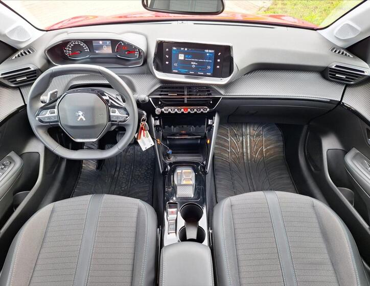 Peugeot 208 7