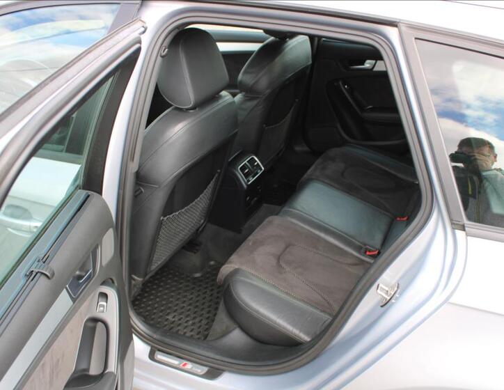 Audi A4 12