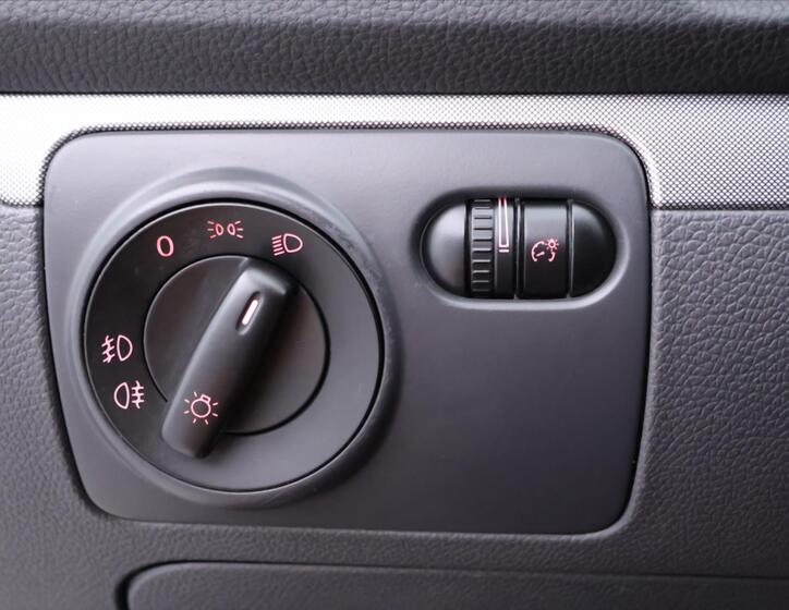 Volkswagen Golf 16