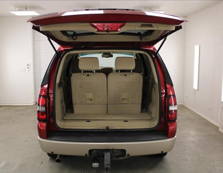 Ford Explorer 9