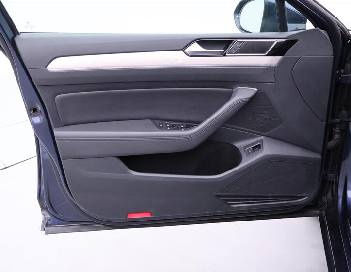Volkswagen Passat 10