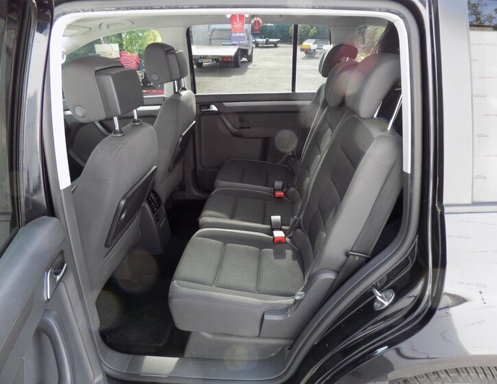 Volkswagen Touran 9