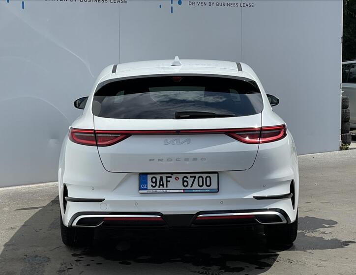 KIA ProCeed 21