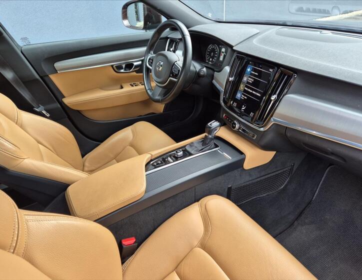 Volvo V90 13