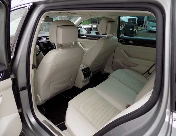 Volkswagen Passat 10