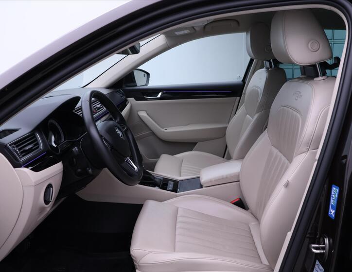Škoda Superb 12
