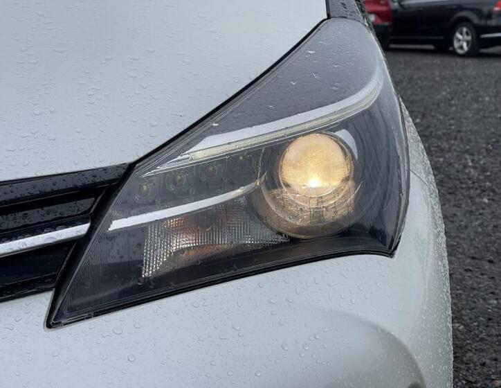 Toyota Yaris 8