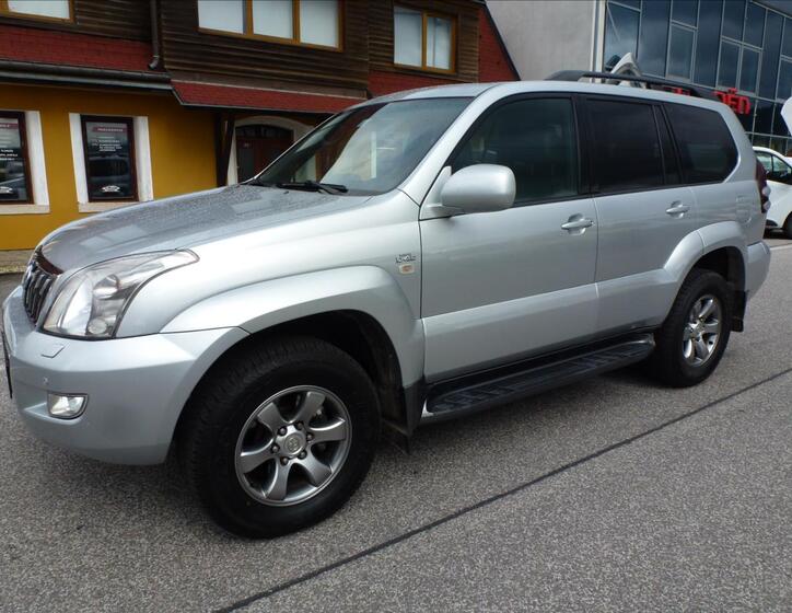 Toyota Land Cruiser 1