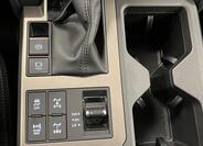Toyota Land Cruiser 11