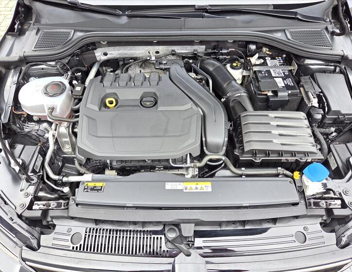 Volkswagen Golf 16