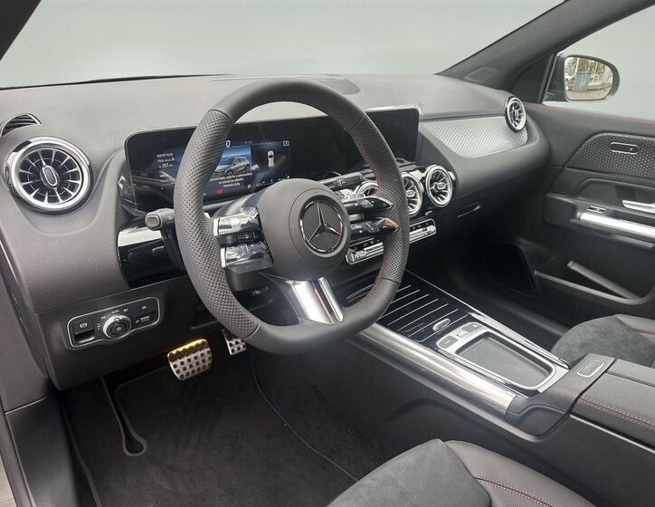 Mercedes-Benz GLA 9