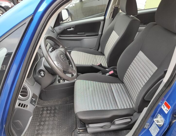 Suzuki SX4 11
