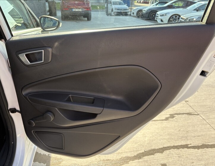 Ford Fiesta 23