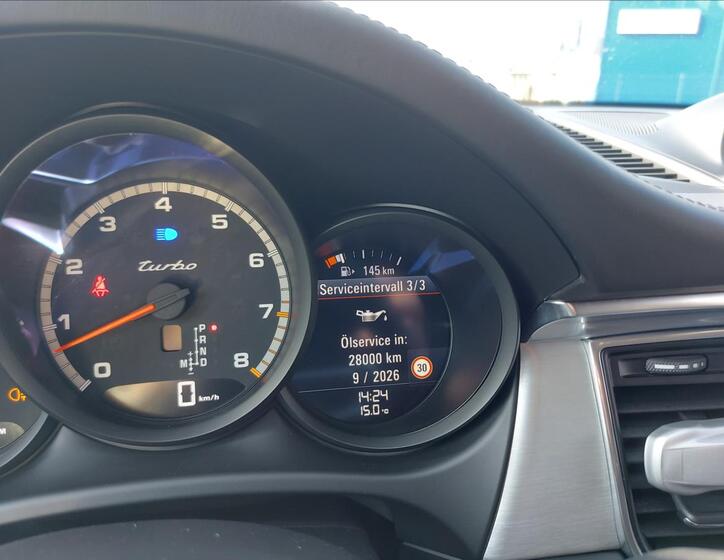 Porsche Macan 33