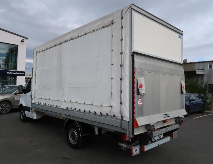 Mercedes-Benz Sprinter 4