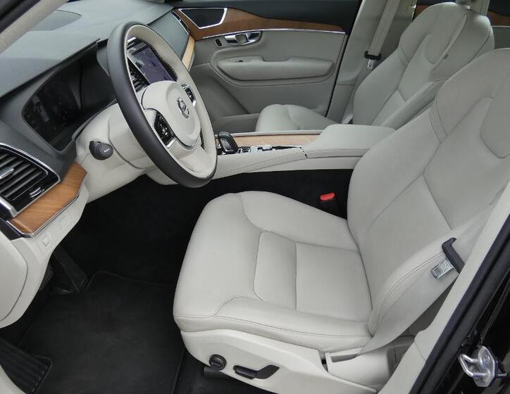 Volvo XC90 17