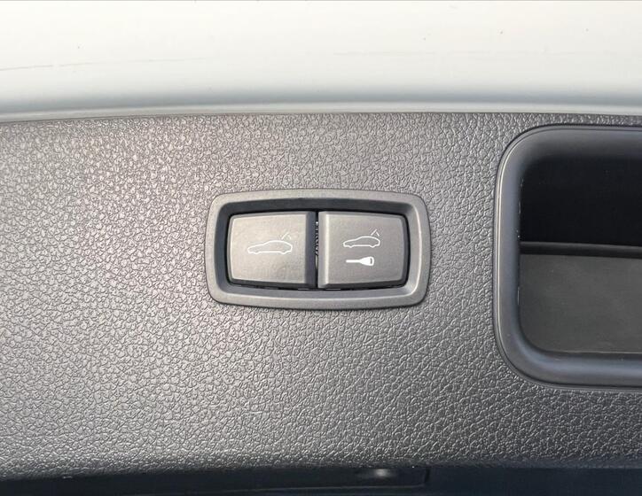 Porsche Macan 24