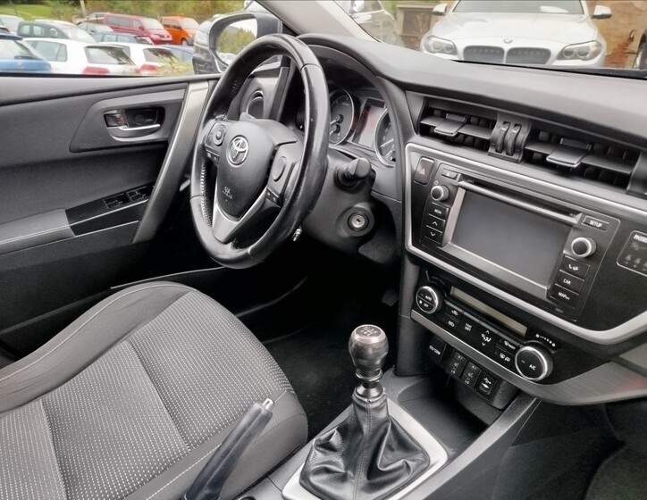 Toyota Auris 30