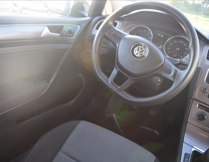 Volkswagen Golf 28