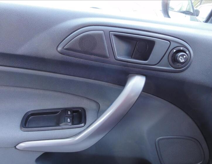 Ford Fiesta 21