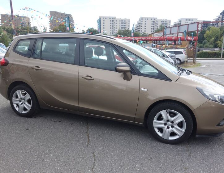 Opel Zafira 7