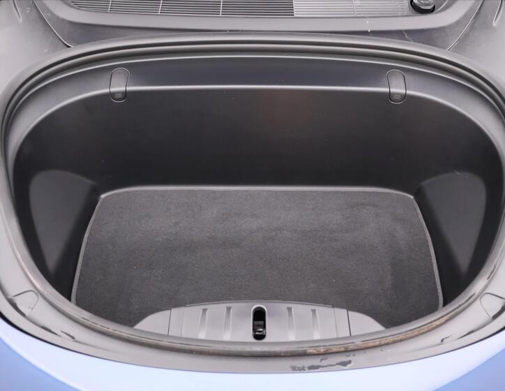 Tesla Model 3 28