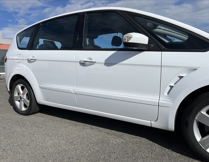 Ford S-MAX 53