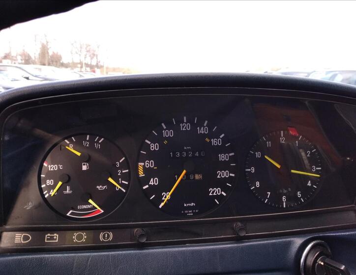 Mercedes-Benz 280 9