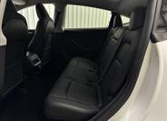 Tesla Model Y 28