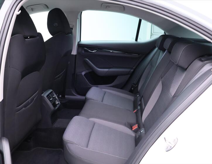 Škoda Octavia 14