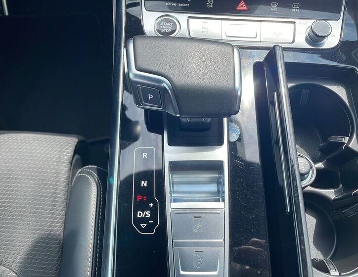Audi Q8 20
