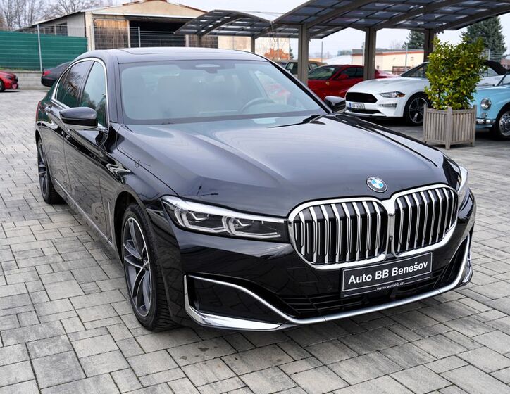 BMW Řada 7 8