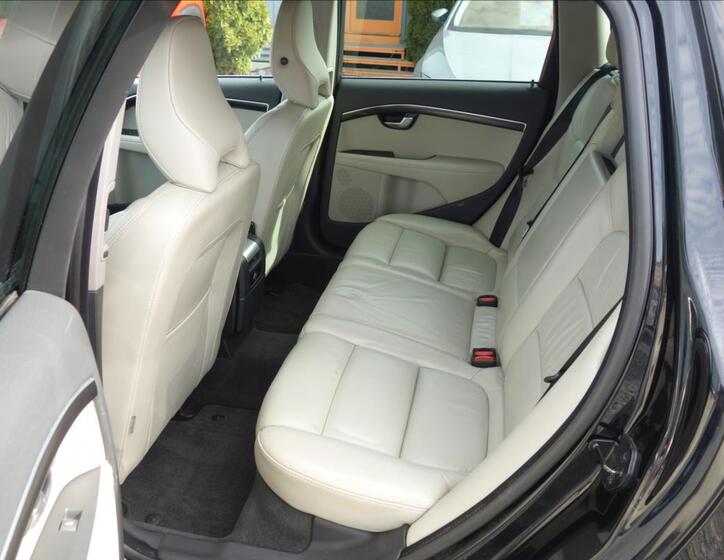 Volvo XC70 17