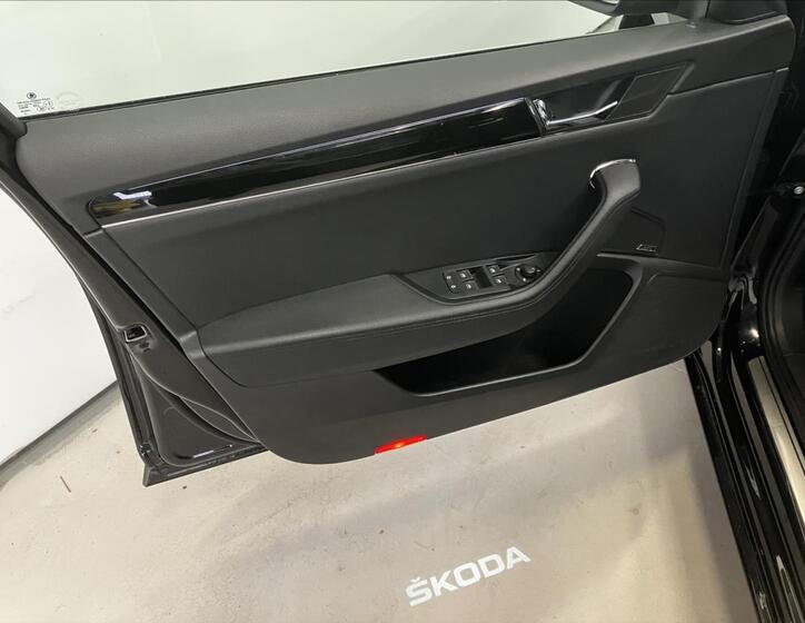 Škoda Superb 28