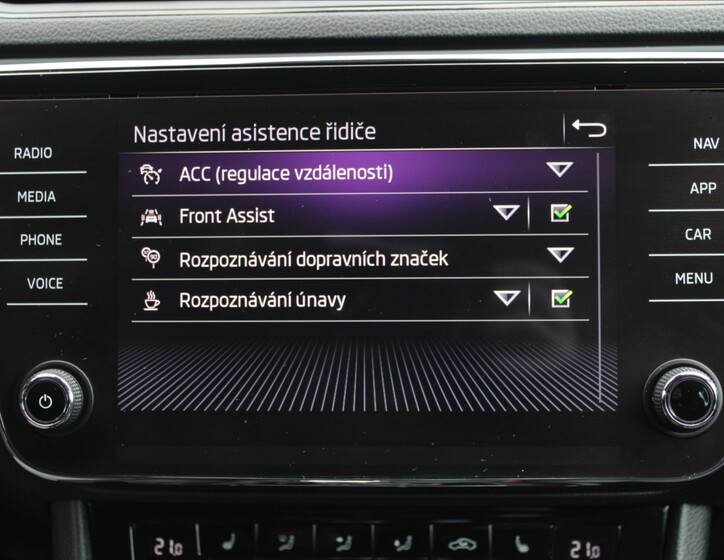 Škoda Superb 12