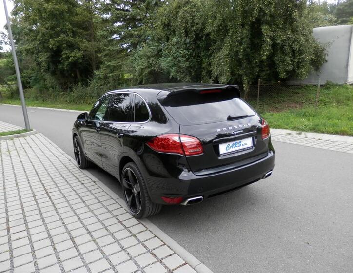 Porsche Cayenne 7