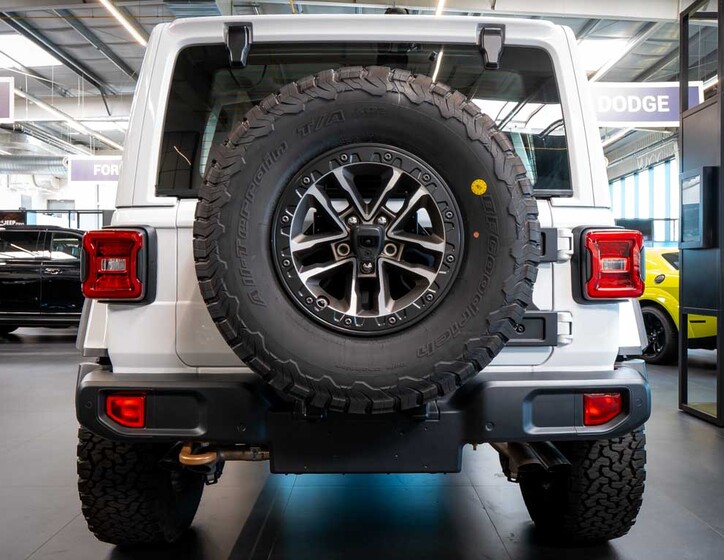 Jeep Wrangler 4