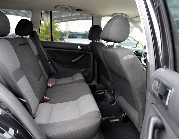 Volkswagen Golf 28