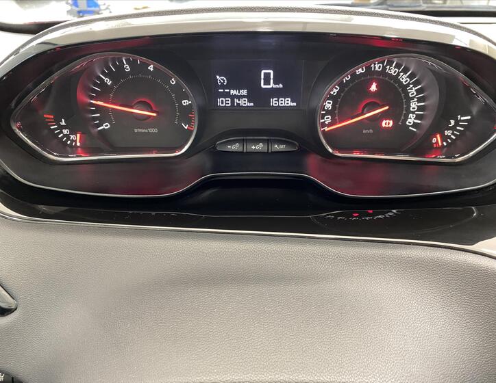 Peugeot 208 11