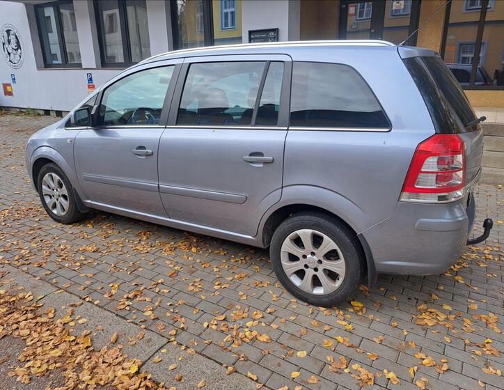 Opel Zafira 6