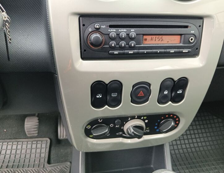 Dacia Sandero 12