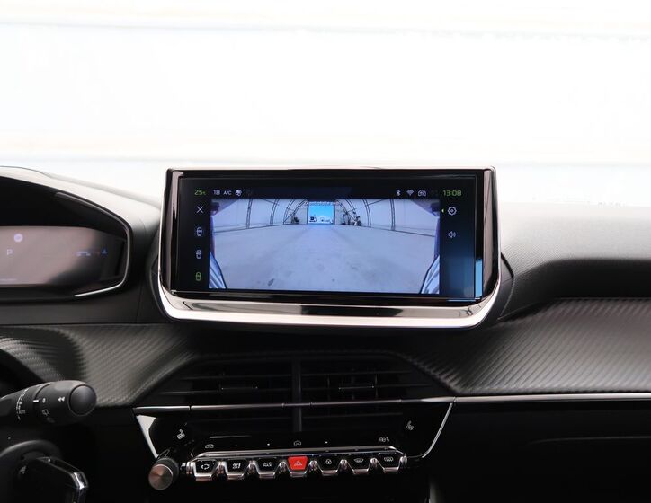 Peugeot 208 23
