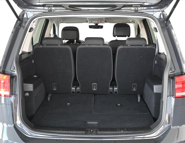 Volkswagen Touran 7