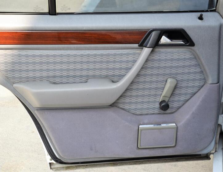 Mercedes-Benz 124 33