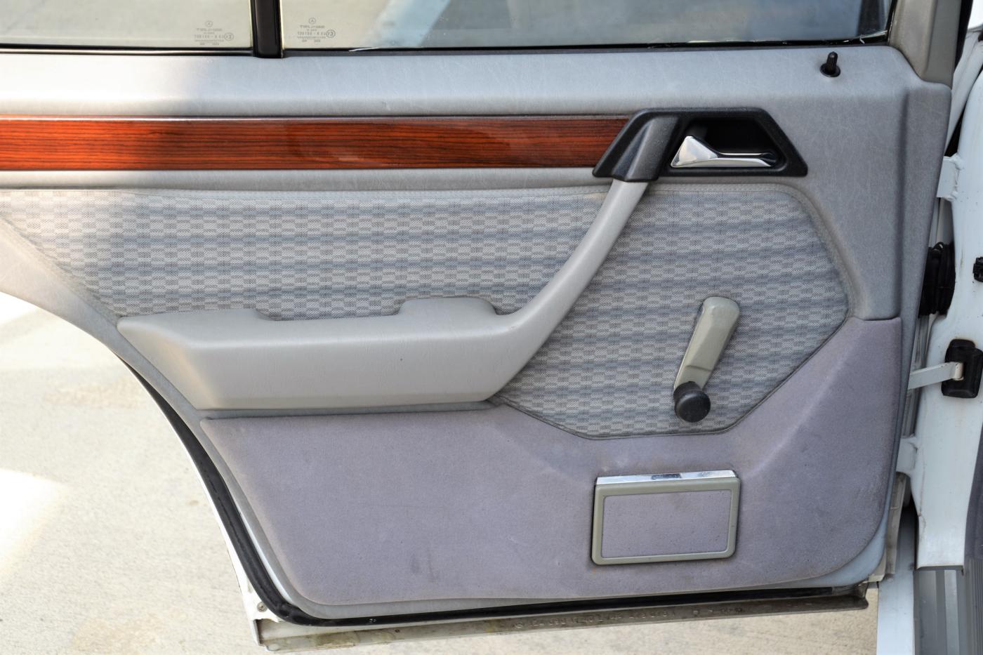 Mercedes-Benz 124