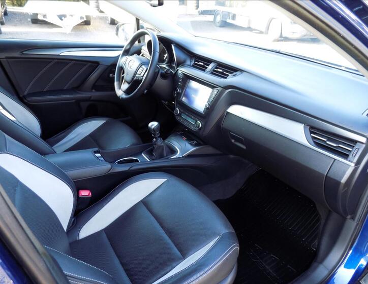 Toyota Avensis 24